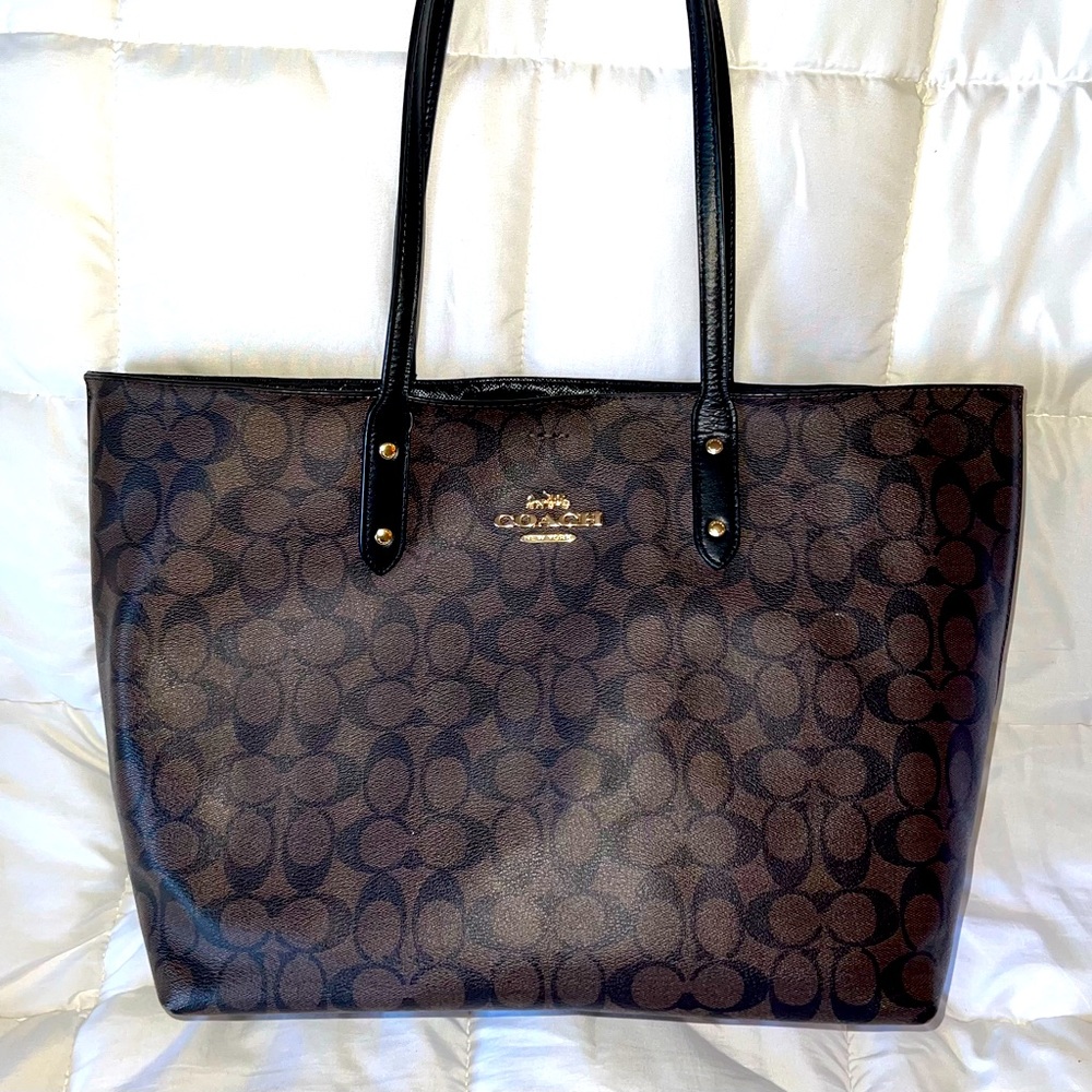 Coach Signature Tote